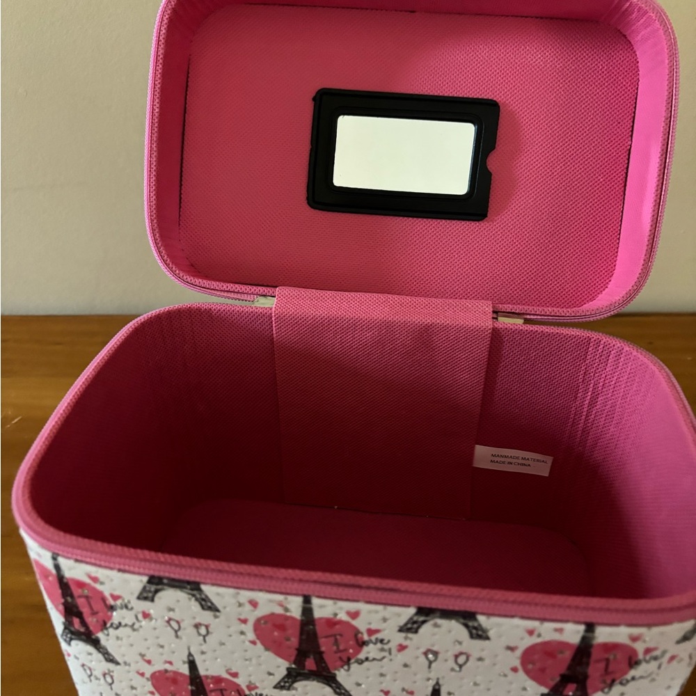 Parisian Charm Cosmetic Case - Picture 7 of 9
